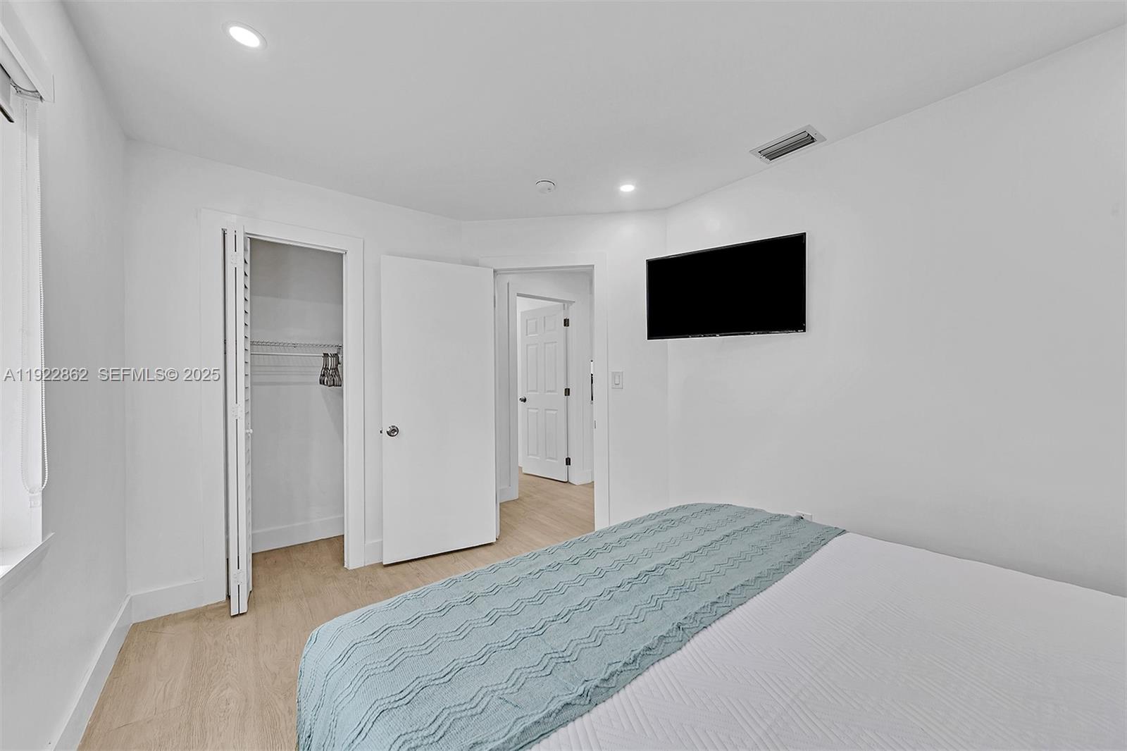 RIVERSIDE PARK - Residential