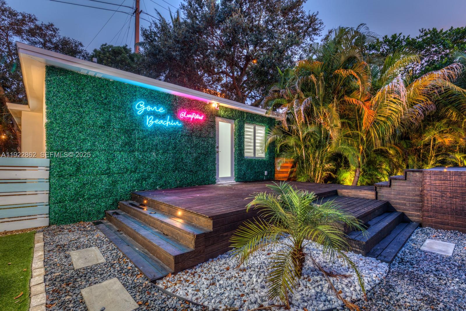 RIVERSIDE PARK - Residential