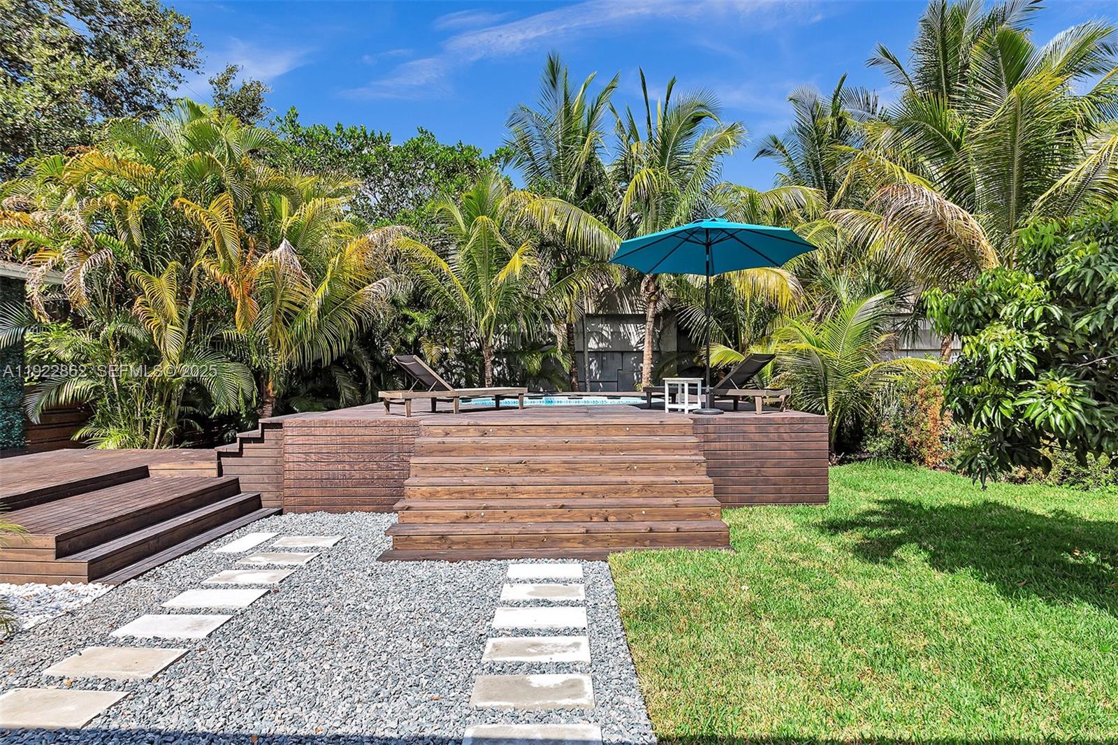 RIVERSIDE PARK - Residential