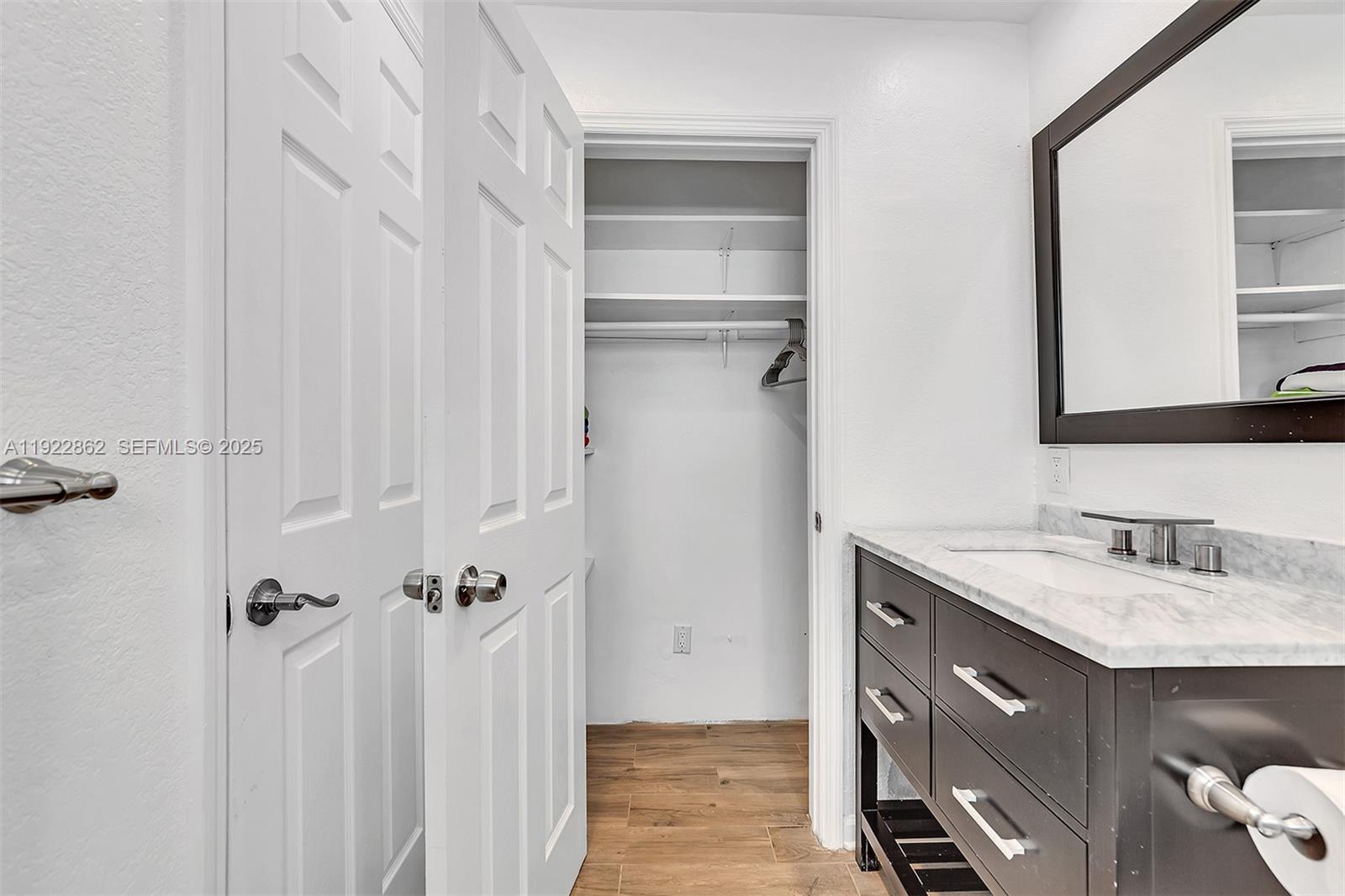 RIVERSIDE PARK - Residential