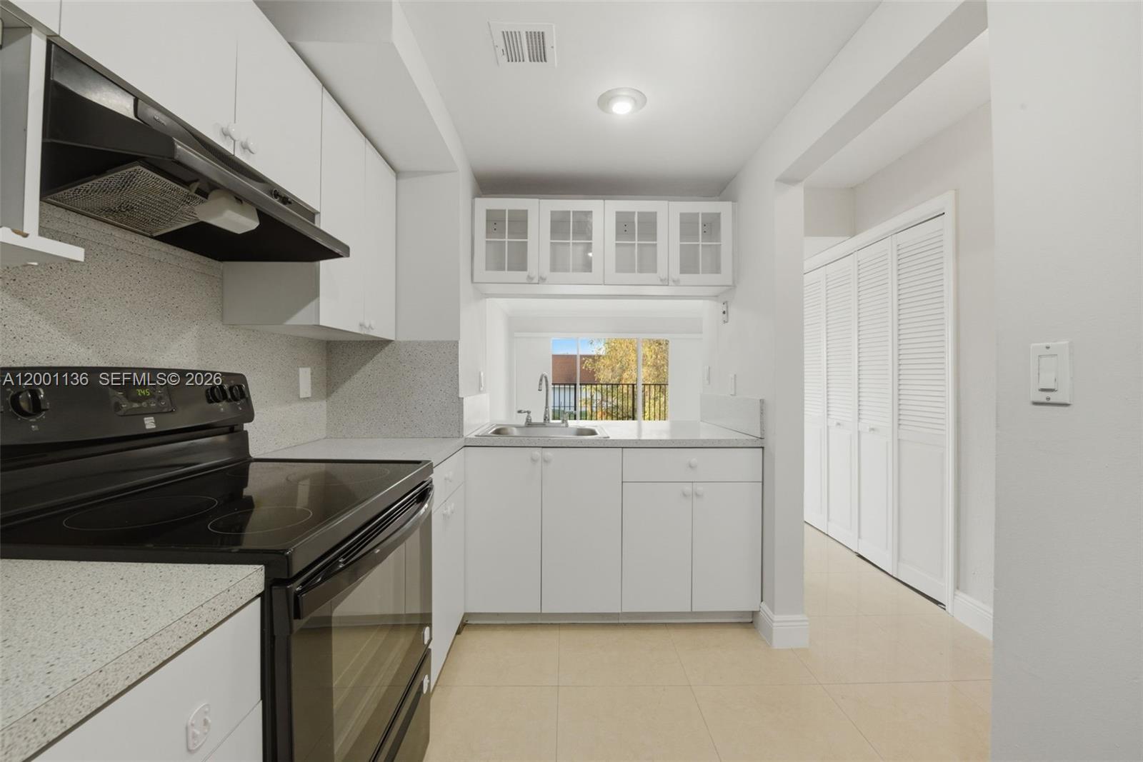 LAGUNA CLUB WEST CONDO BL - Residential Lease