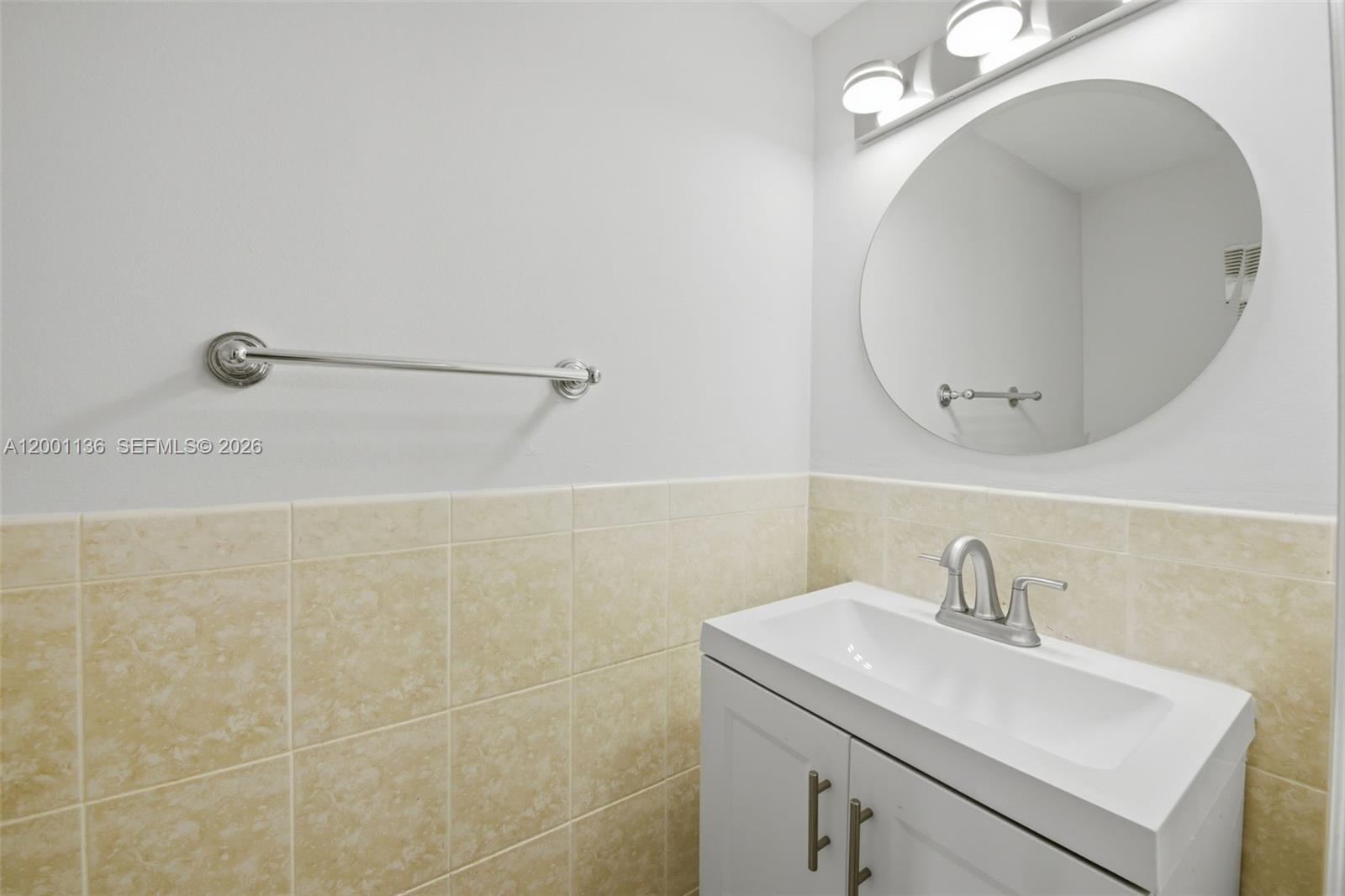 LAGUNA CLUB WEST CONDO BL - Residential Lease