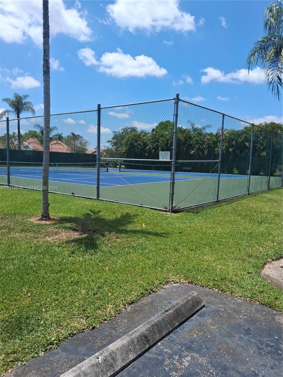 Kings Court West - Residential