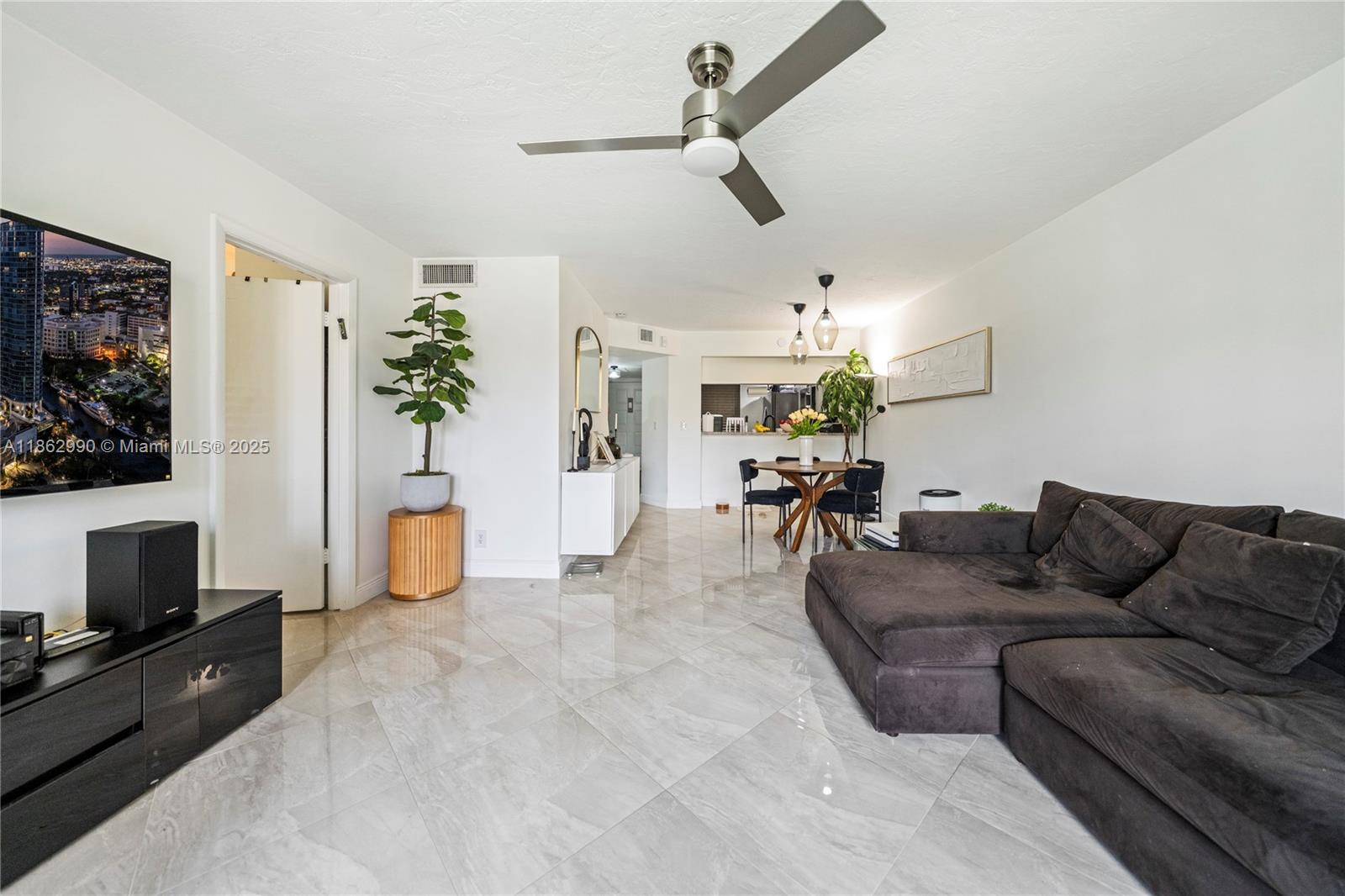 PLANTATION RACQUET CLUB - Residential