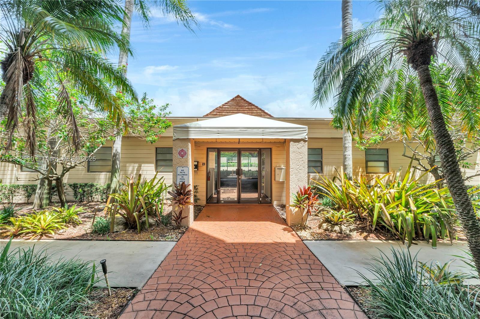 PLANTATION RACQUET CLUB - Residential