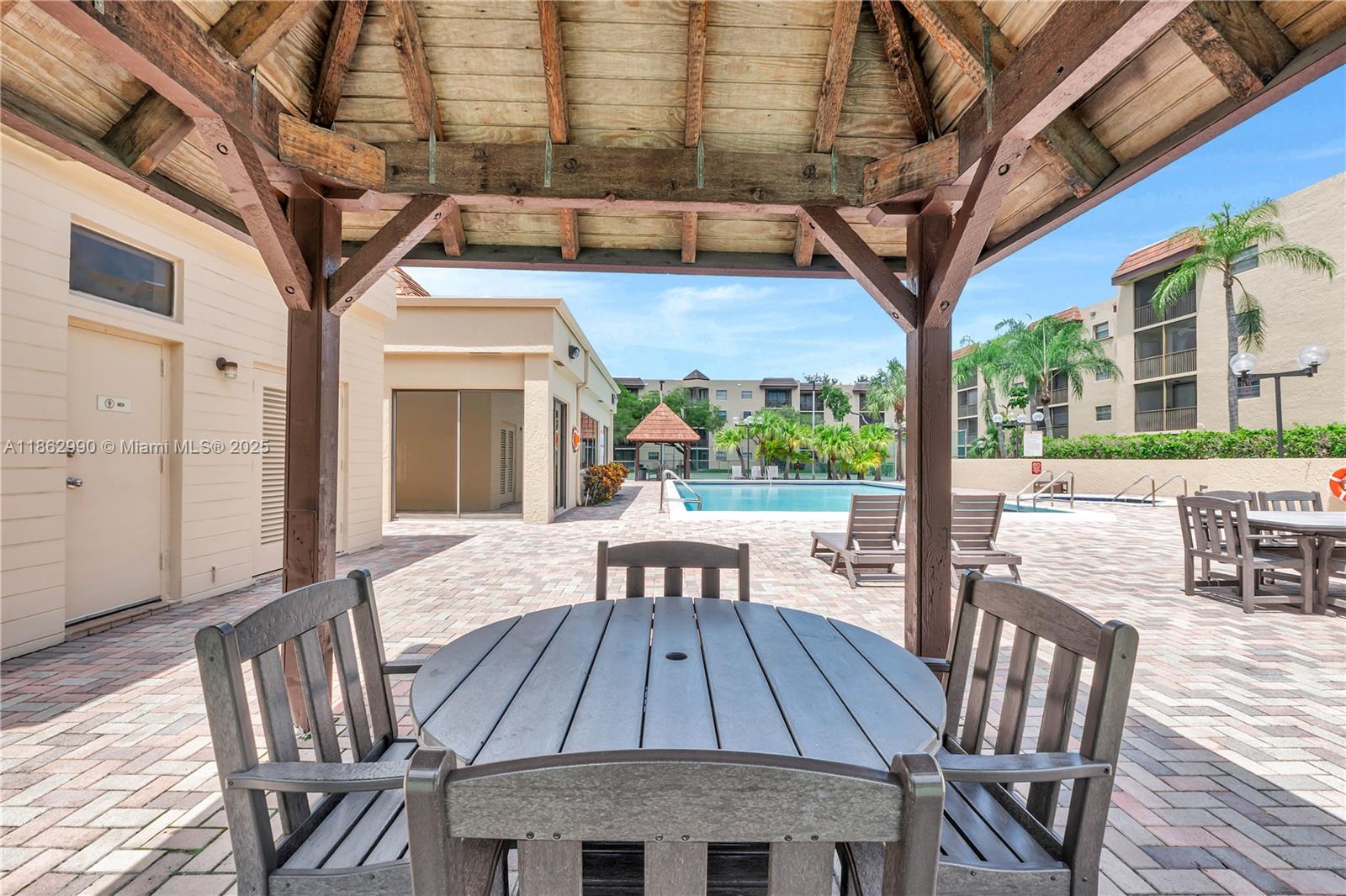 PLANTATION RACQUET CLUB - Residential