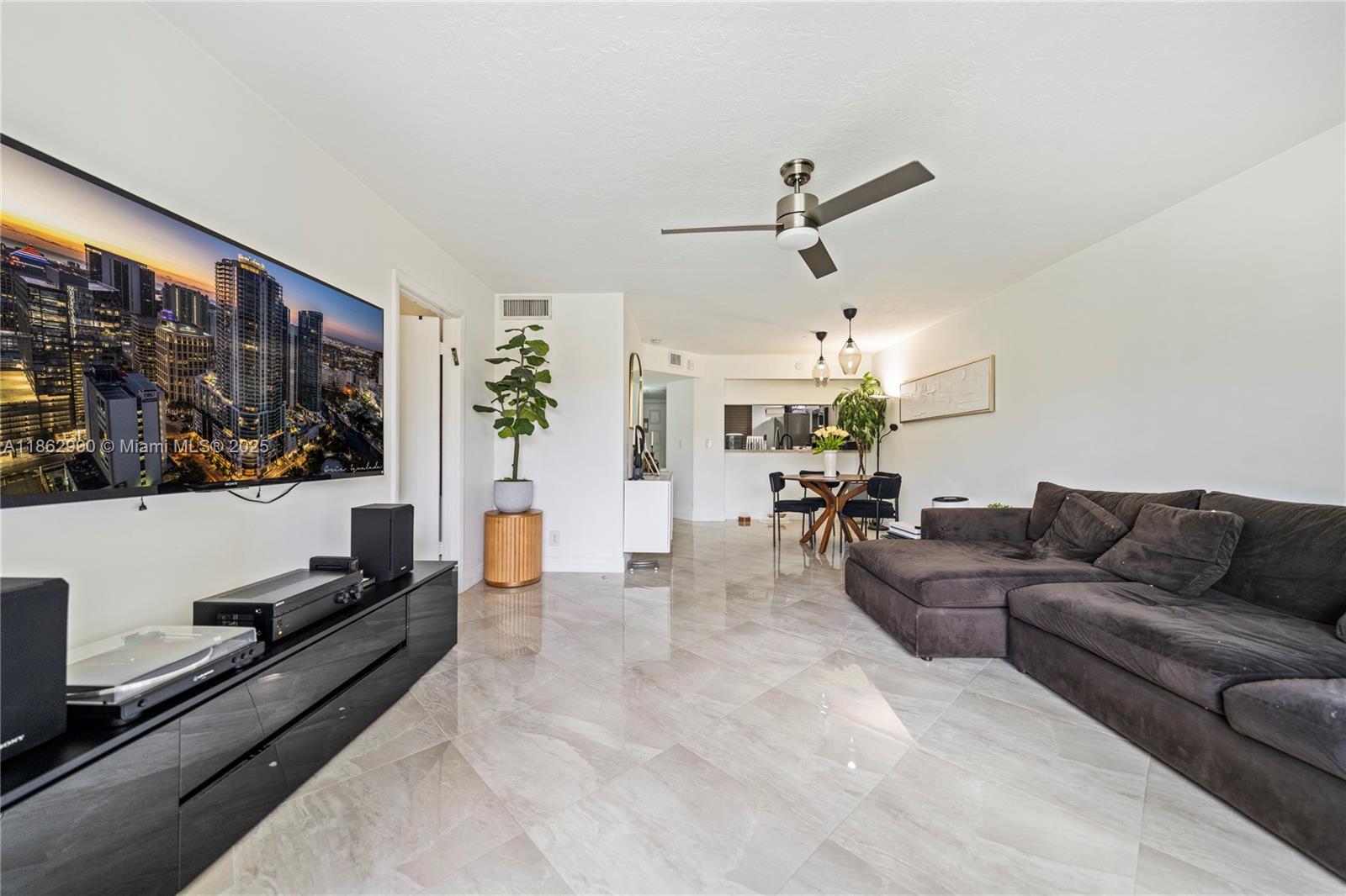 PLANTATION RACQUET CLUB - Residential