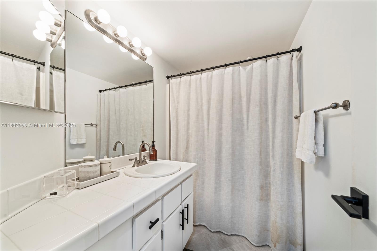 PLANTATION RACQUET CLUB - Residential