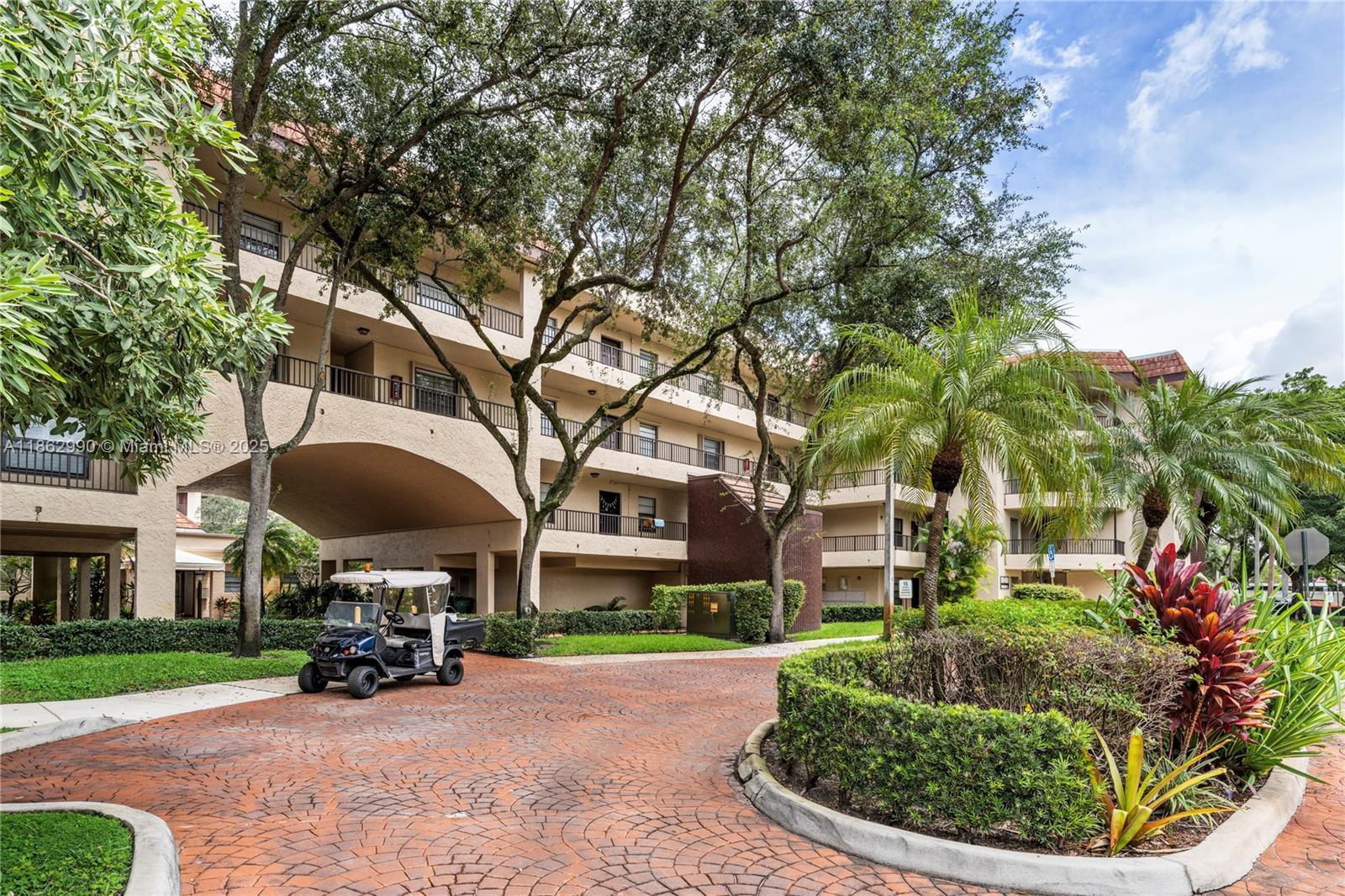 PLANTATION RACQUET CLUB - Residential