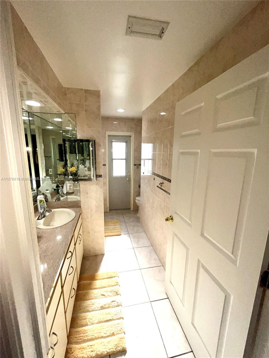 KINGS GRANT EAST - Residential Lease