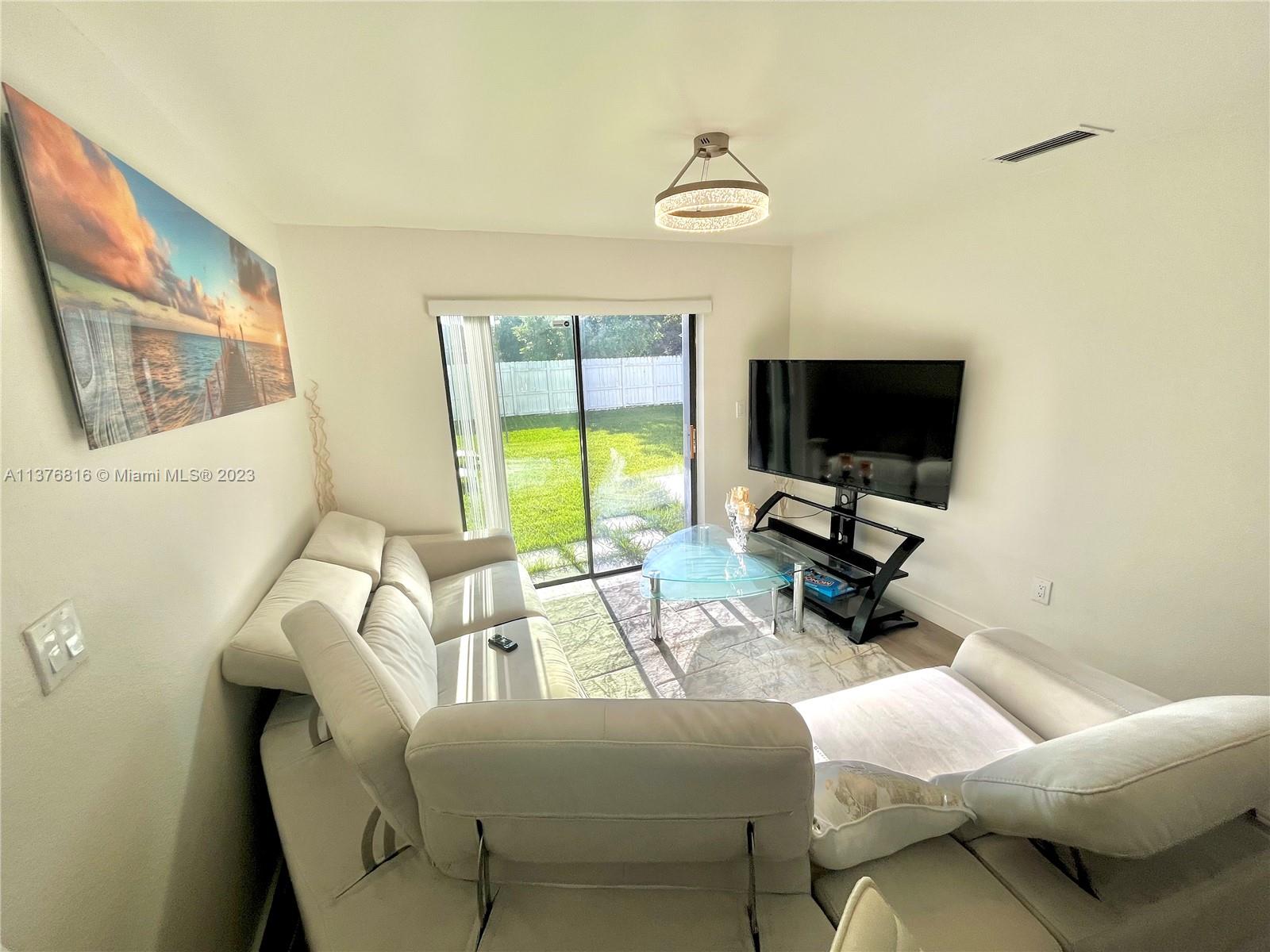 KINGS GRANT EAST - Residential Lease