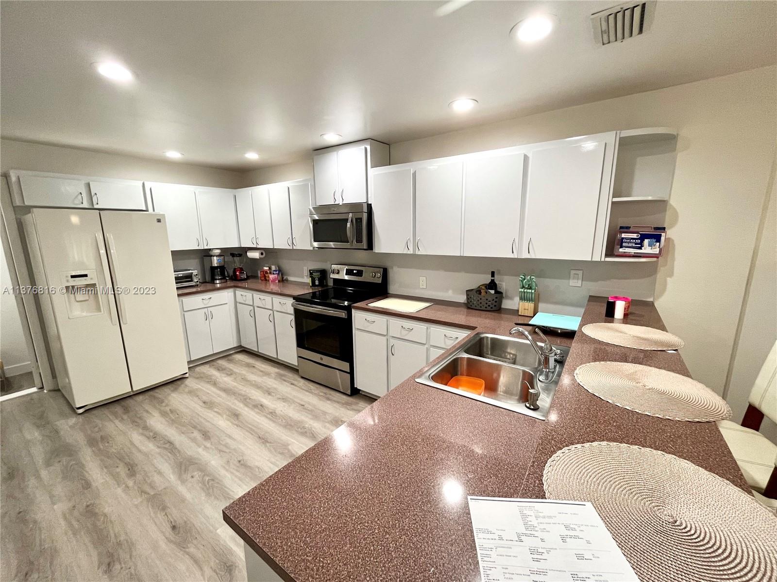 KINGS GRANT EAST - Residential Lease