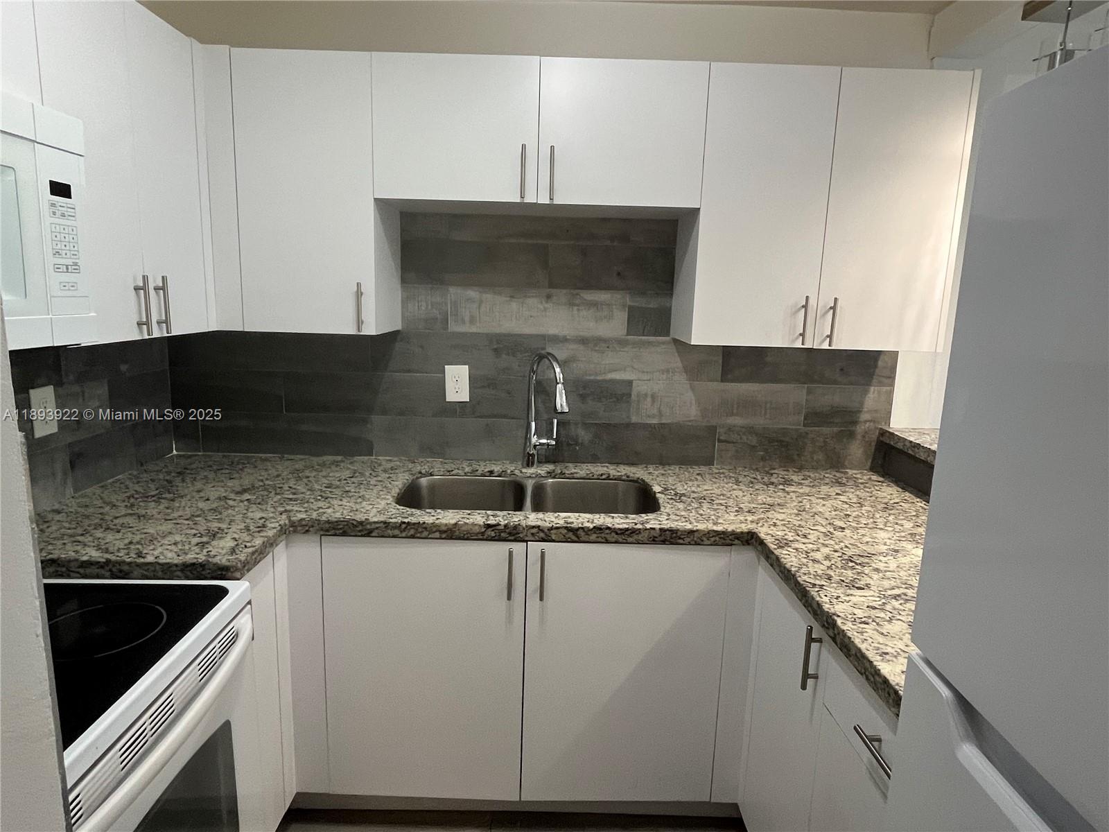 ISLA DEL MAR CONDO - Residential Lease