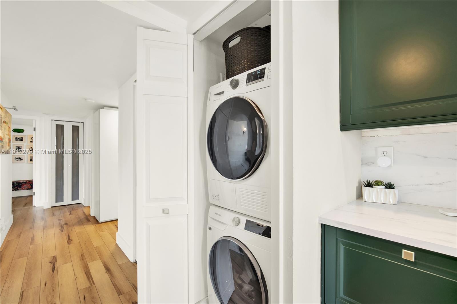 BRICKELL PLACE PHASE II C - Residential