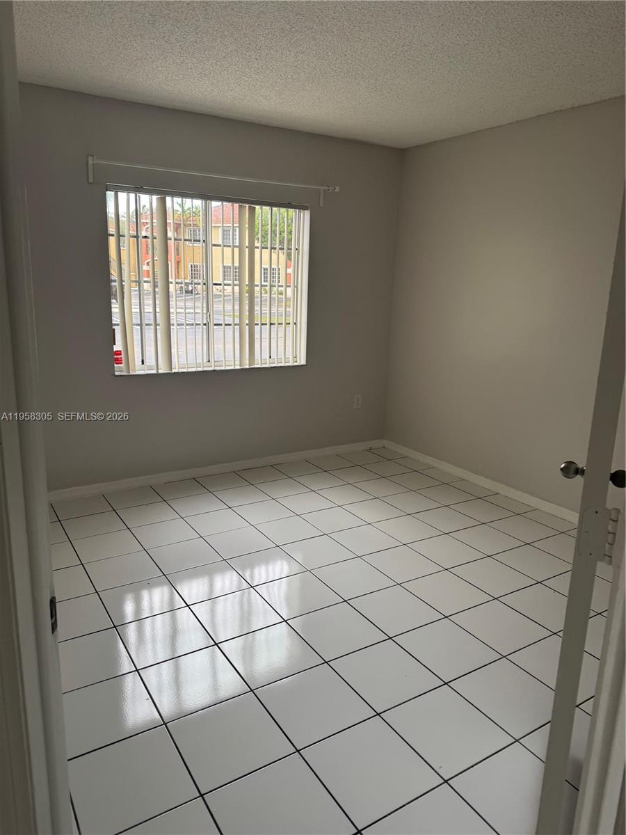 VISTA ALEGRE TOWNHOMES VI - Residential Lease