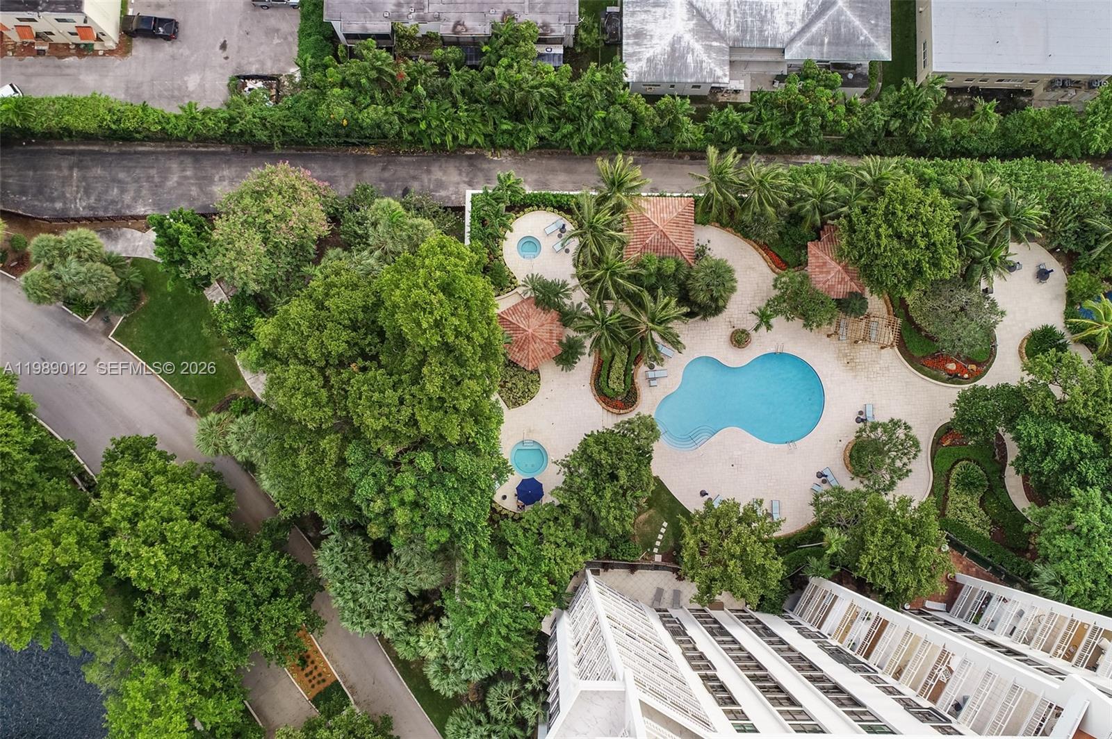 TOWERS OF QUAYSIDE CONDO - Residential