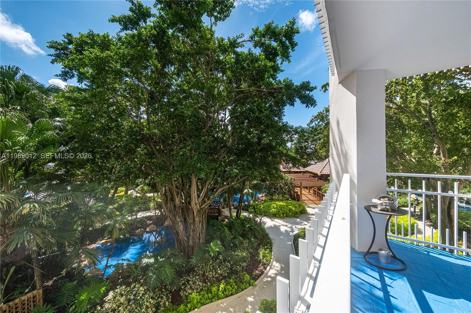 TOWERS OF QUAYSIDE CONDO - Residential