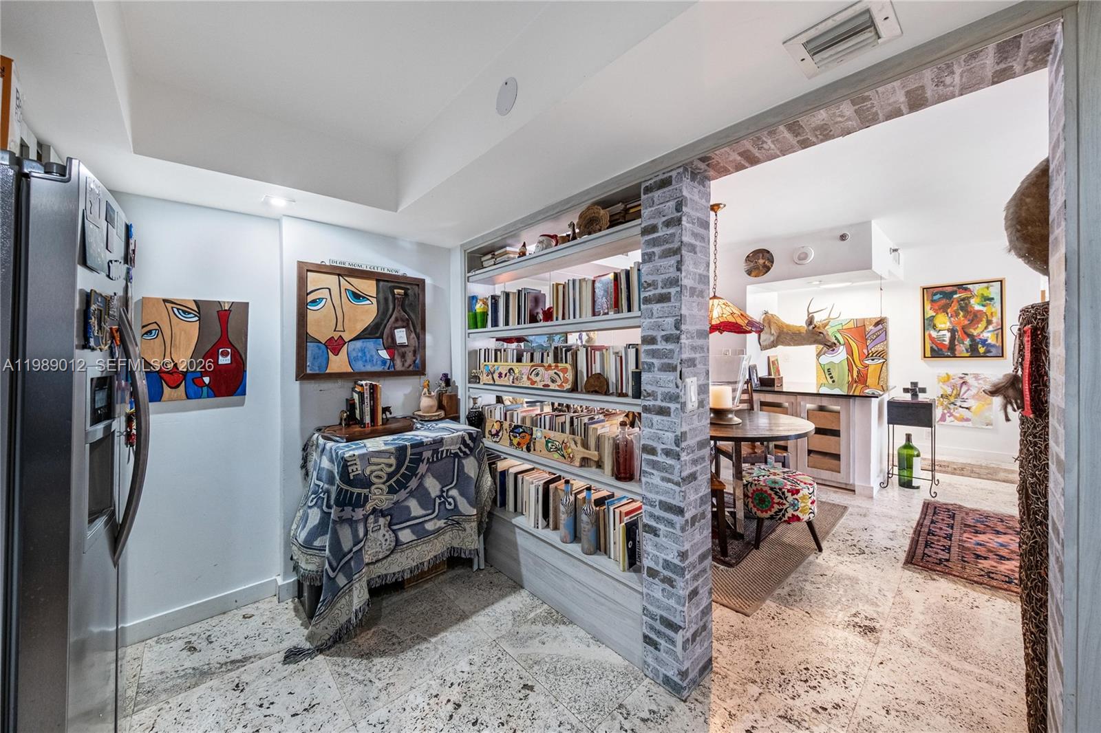 TOWERS OF QUAYSIDE CONDO - Residential