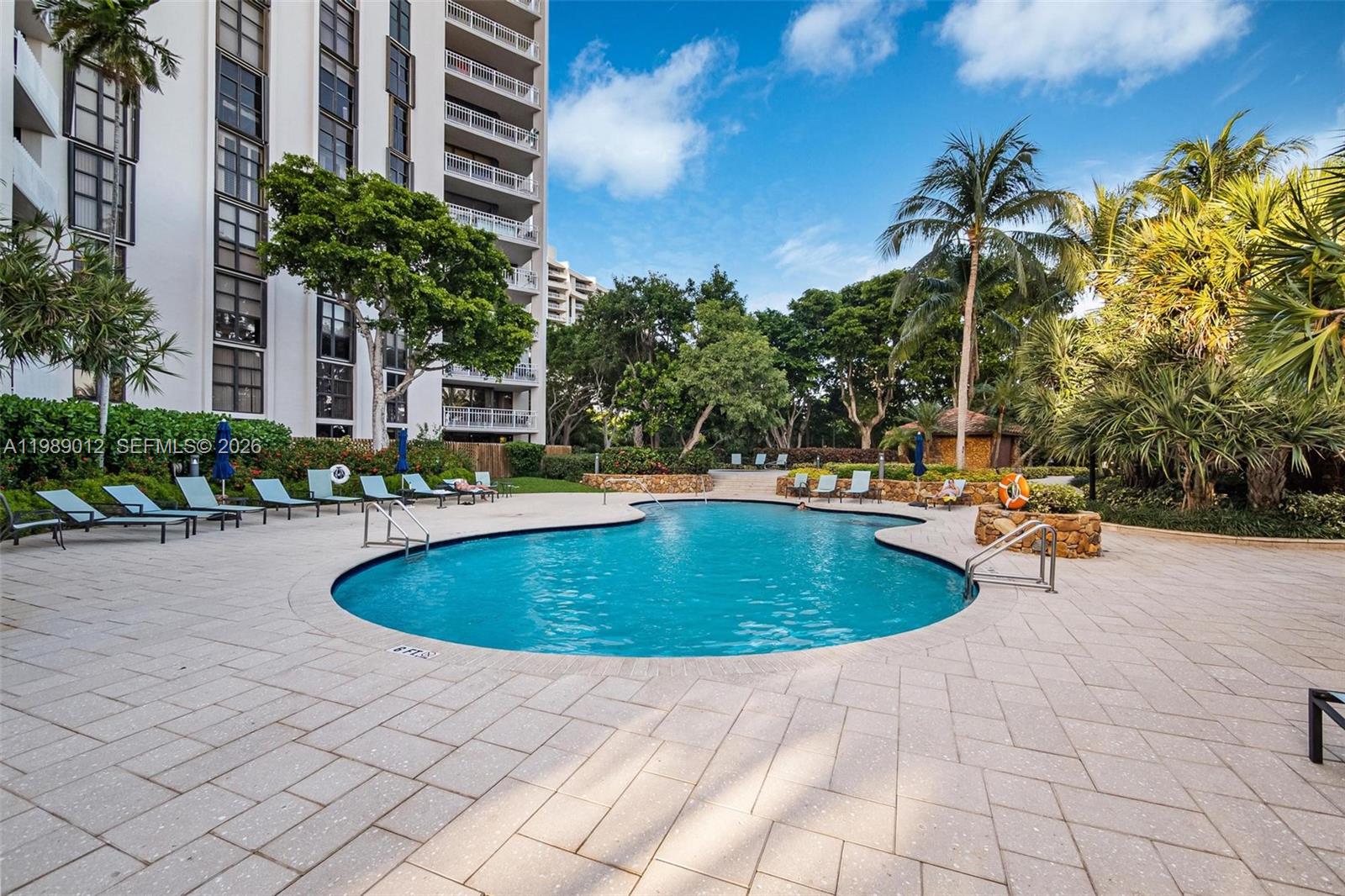 TOWERS OF QUAYSIDE CONDO - Residential