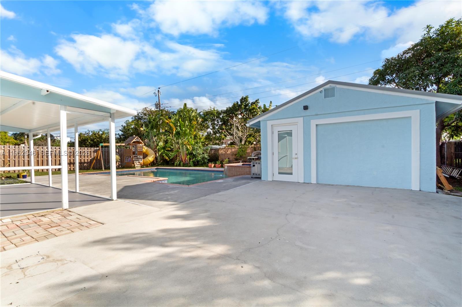 BONNIE LOCH - Residential