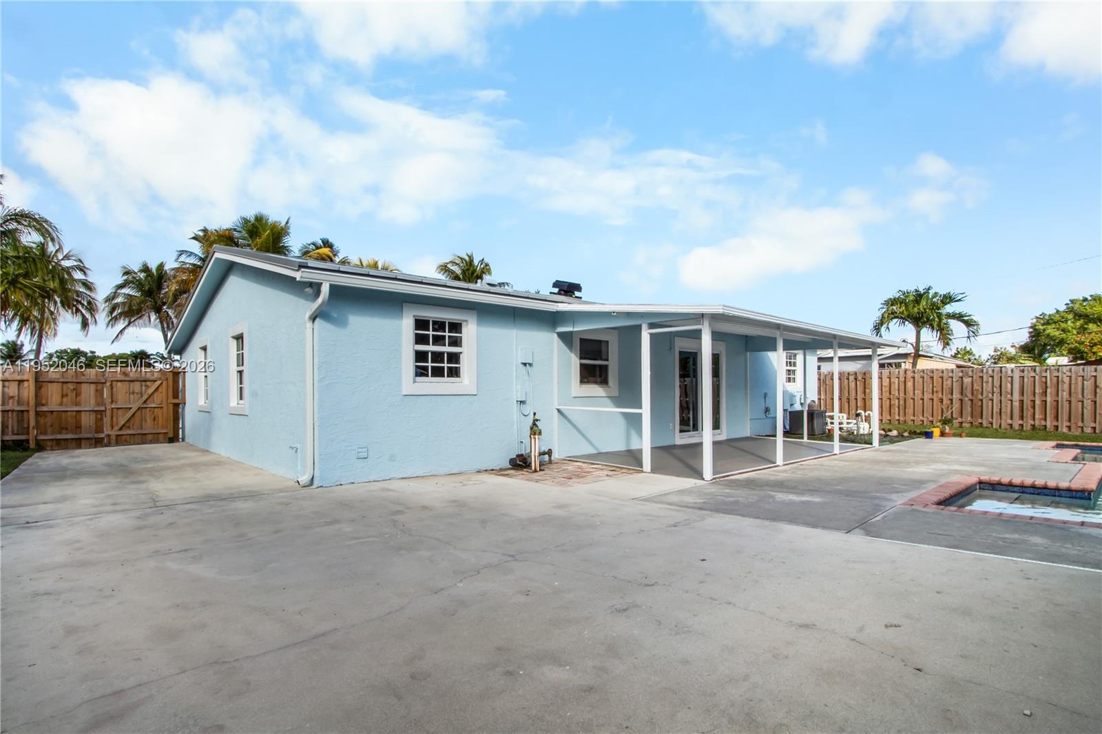 BONNIE LOCH - Residential