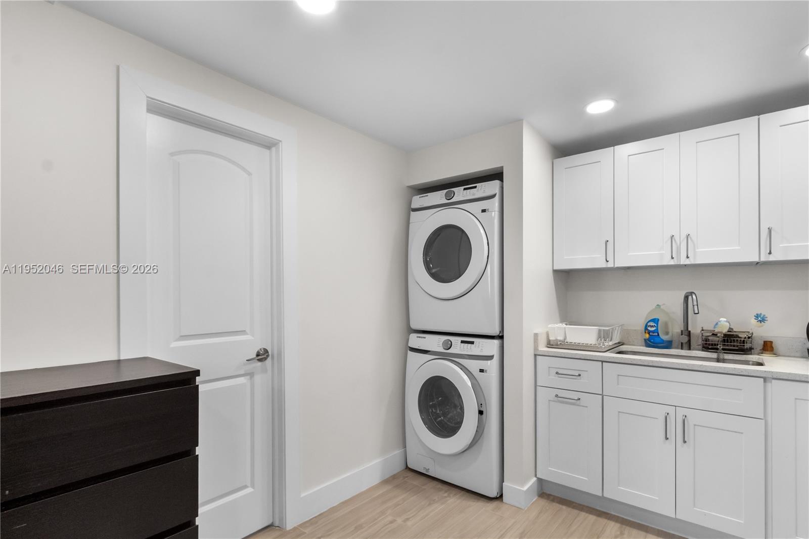 BONNIE LOCH - Residential