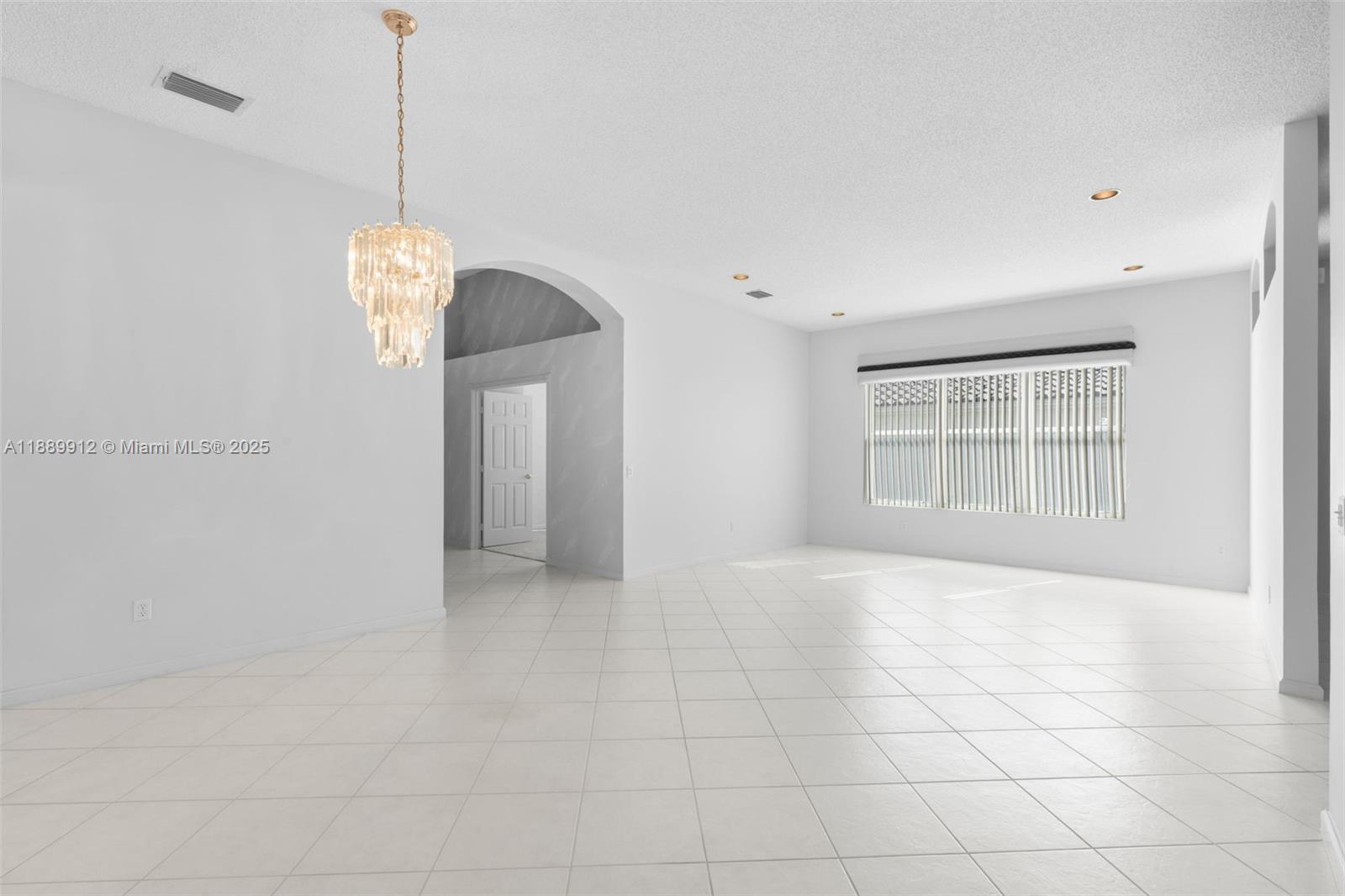 VALENCIA ISLES 1 - Residential