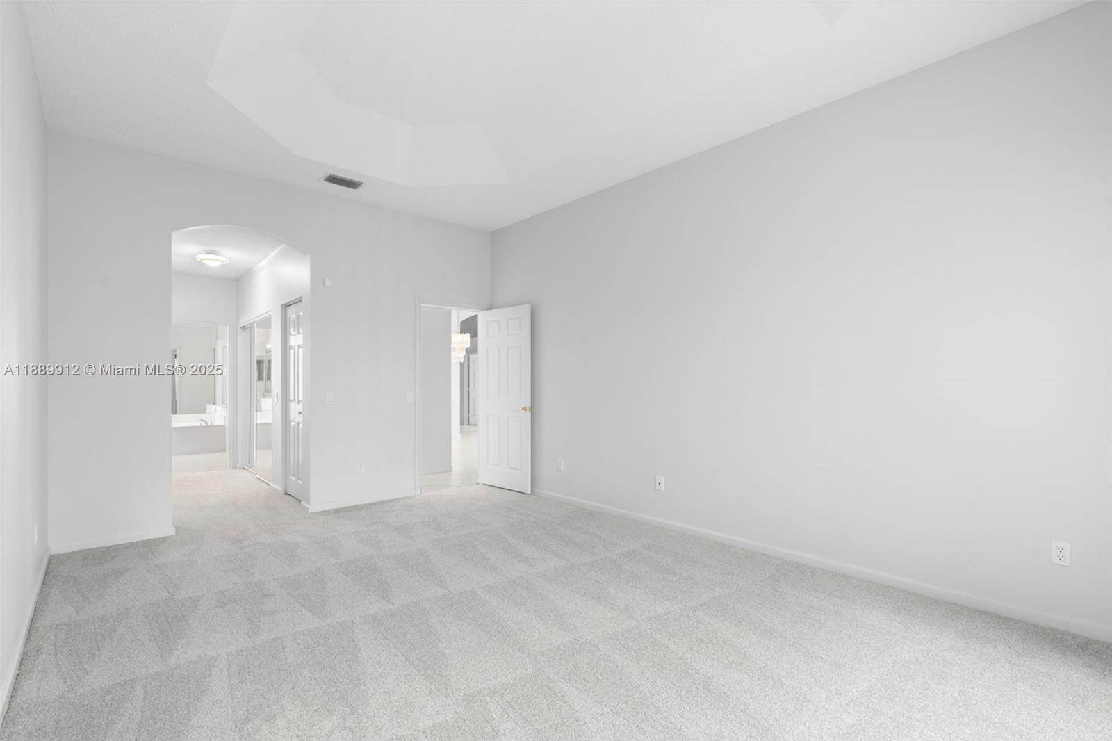 VALENCIA ISLES 1 - Residential