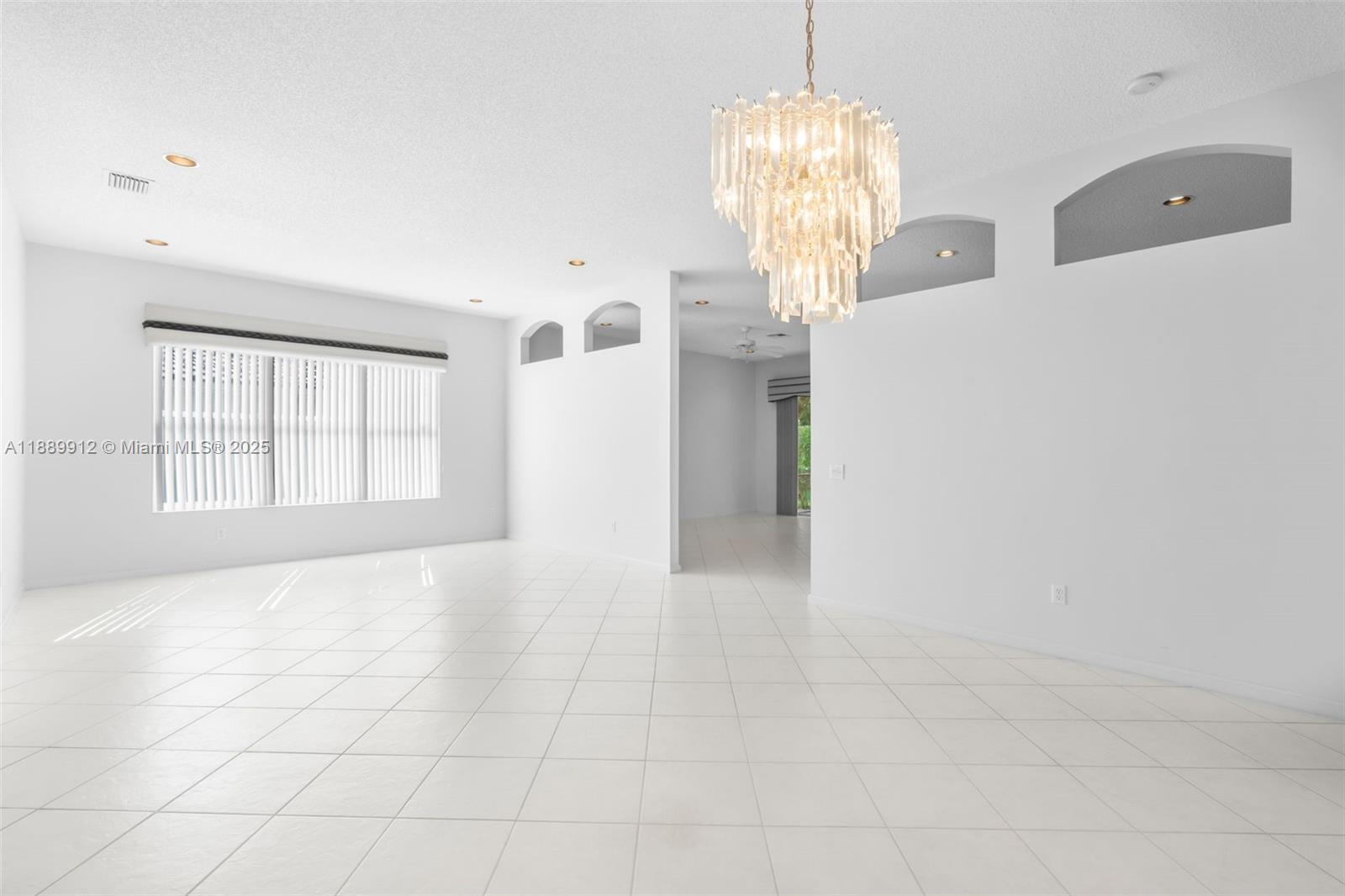 VALENCIA ISLES 1 - Residential