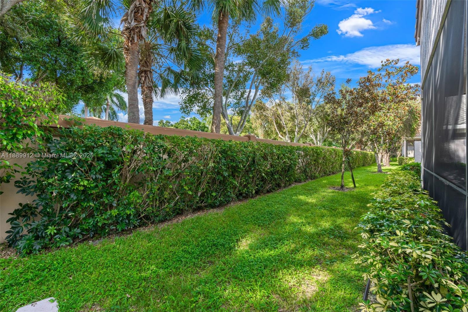 VALENCIA ISLES 1 - Residential