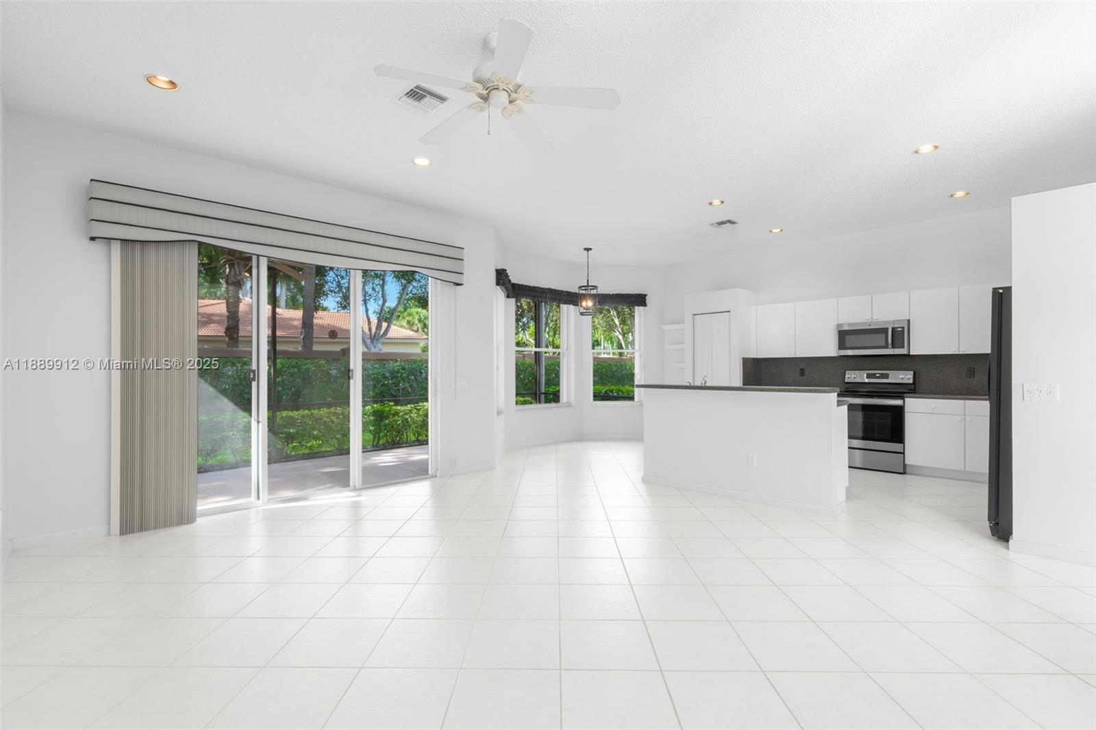 VALENCIA ISLES 1 - Residential