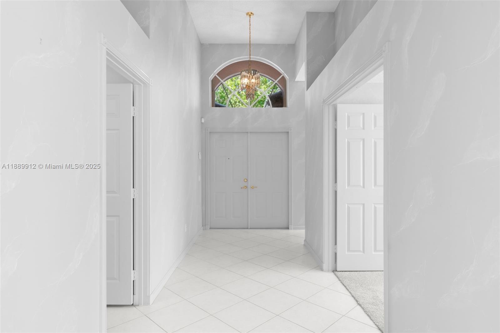 VALENCIA ISLES 1 - Residential