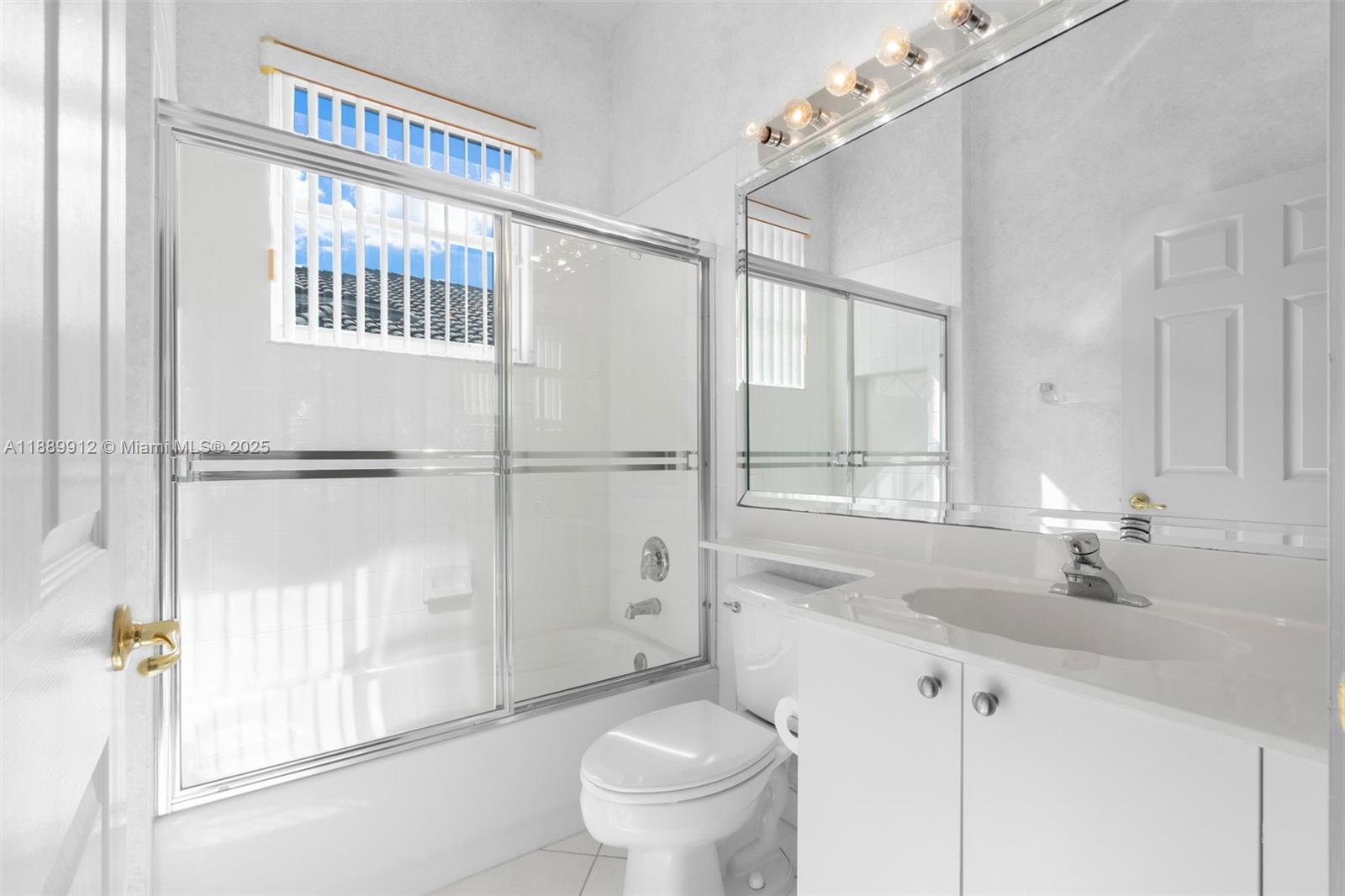 VALENCIA ISLES 1 - Residential