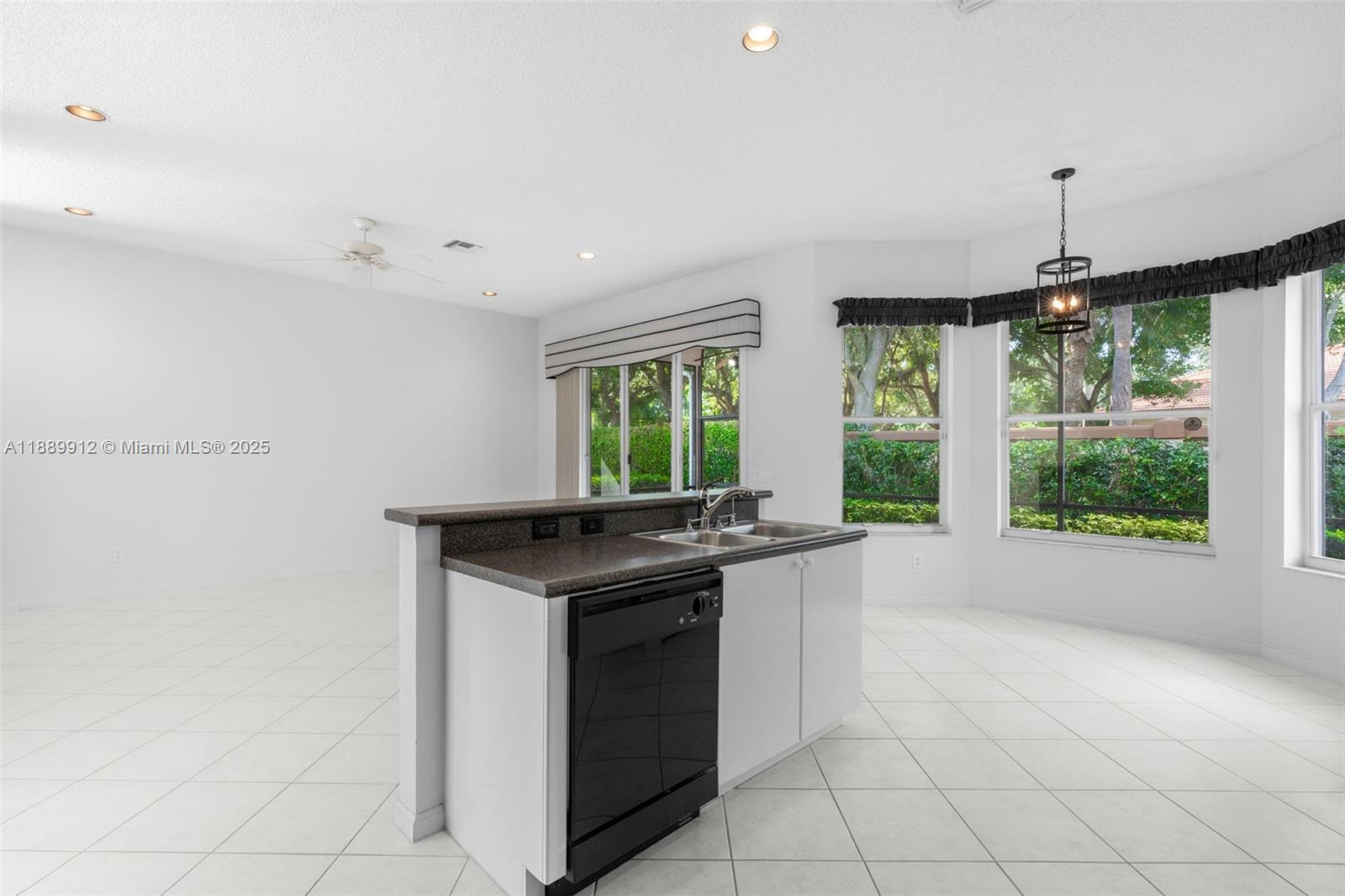 VALENCIA ISLES 1 - Residential