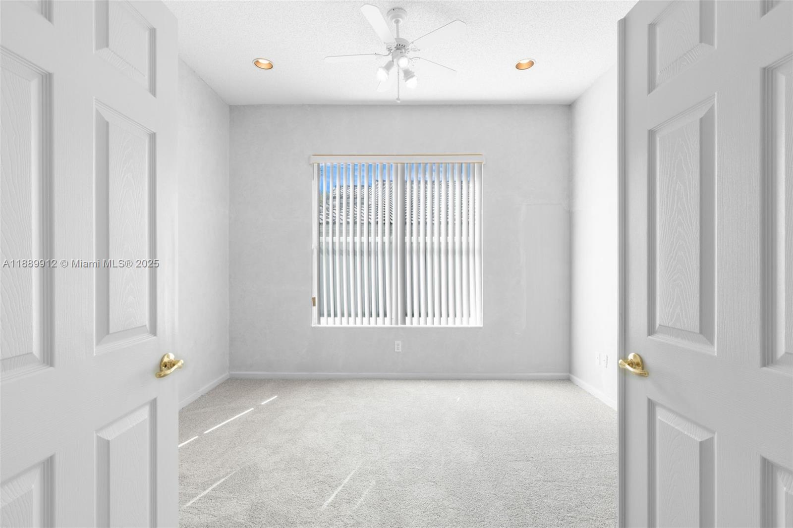 VALENCIA ISLES 1 - Residential