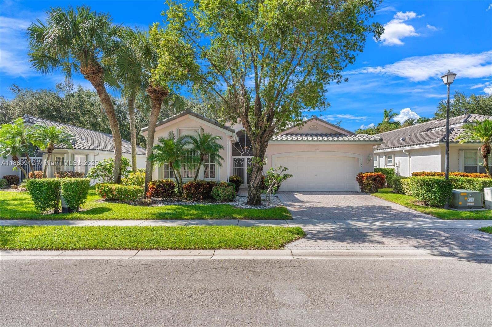 VALENCIA ISLES 1 - Residential