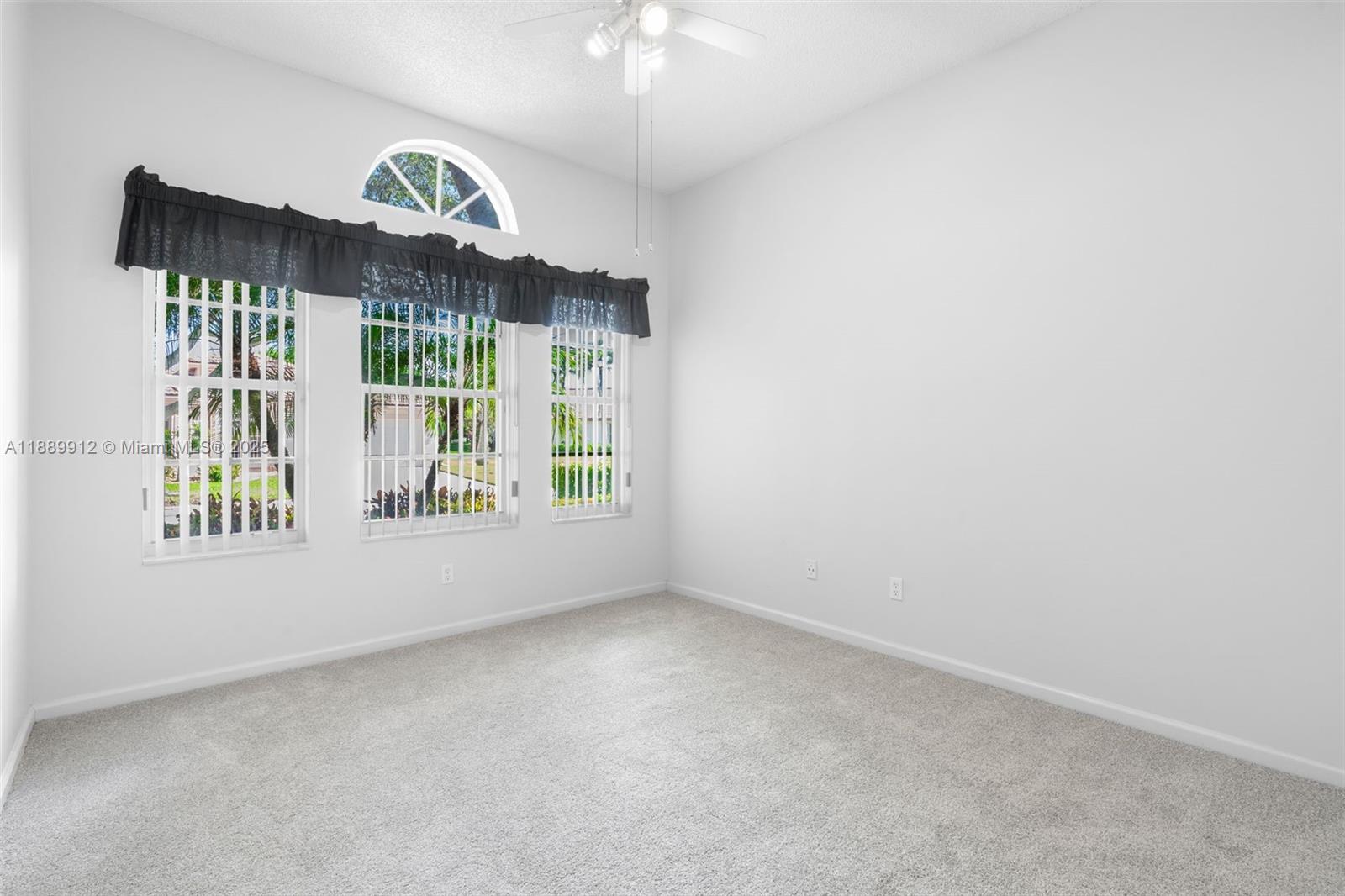 VALENCIA ISLES 1 - Residential