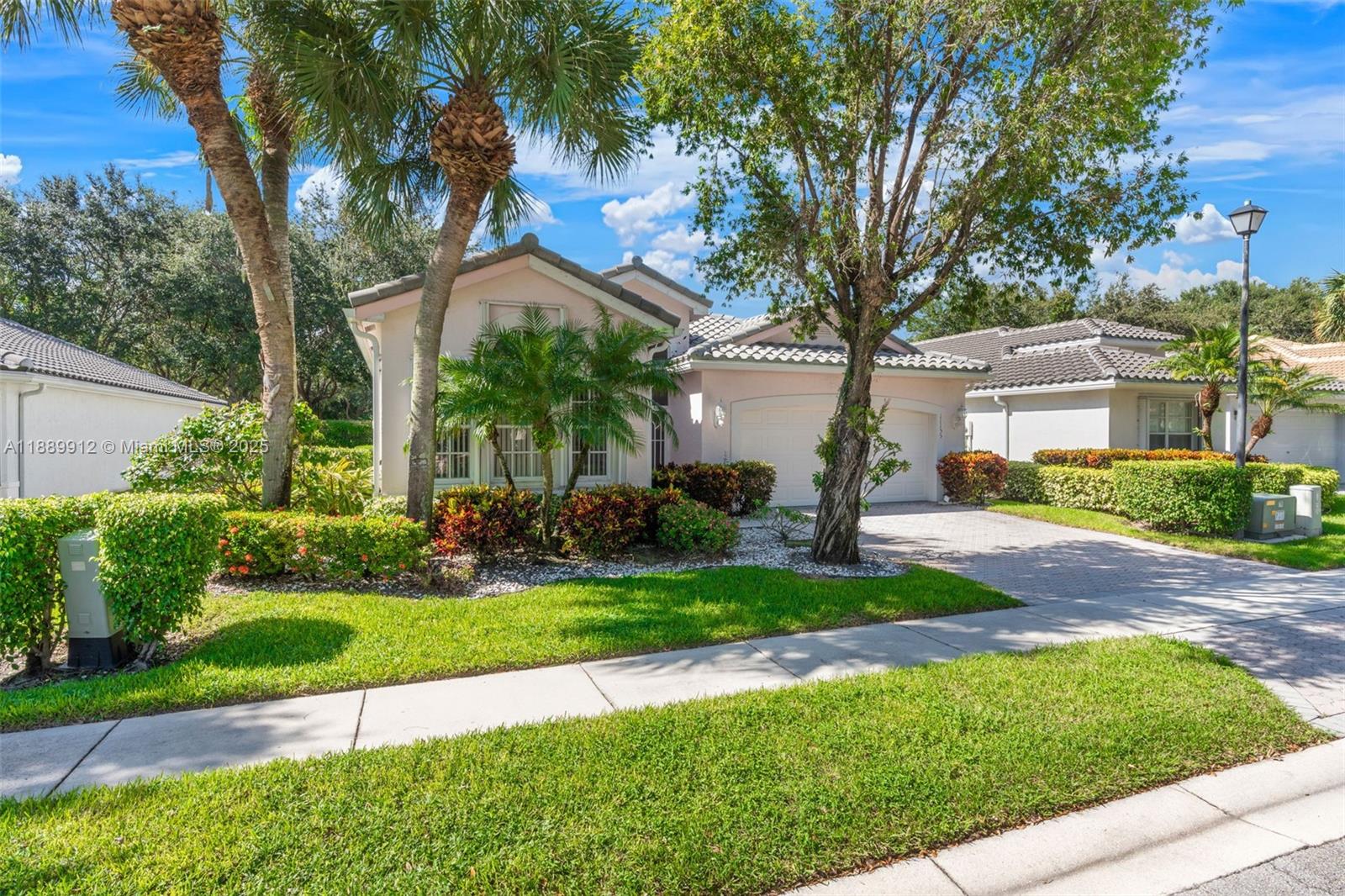 VALENCIA ISLES 1 - Residential