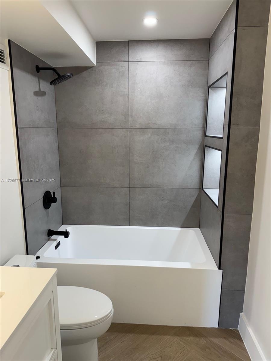 ALLINGTON TOWERS CONDO - Residential