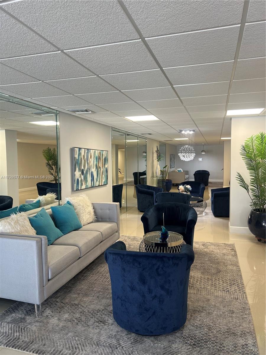 ALLINGTON TOWERS CONDO - Residential