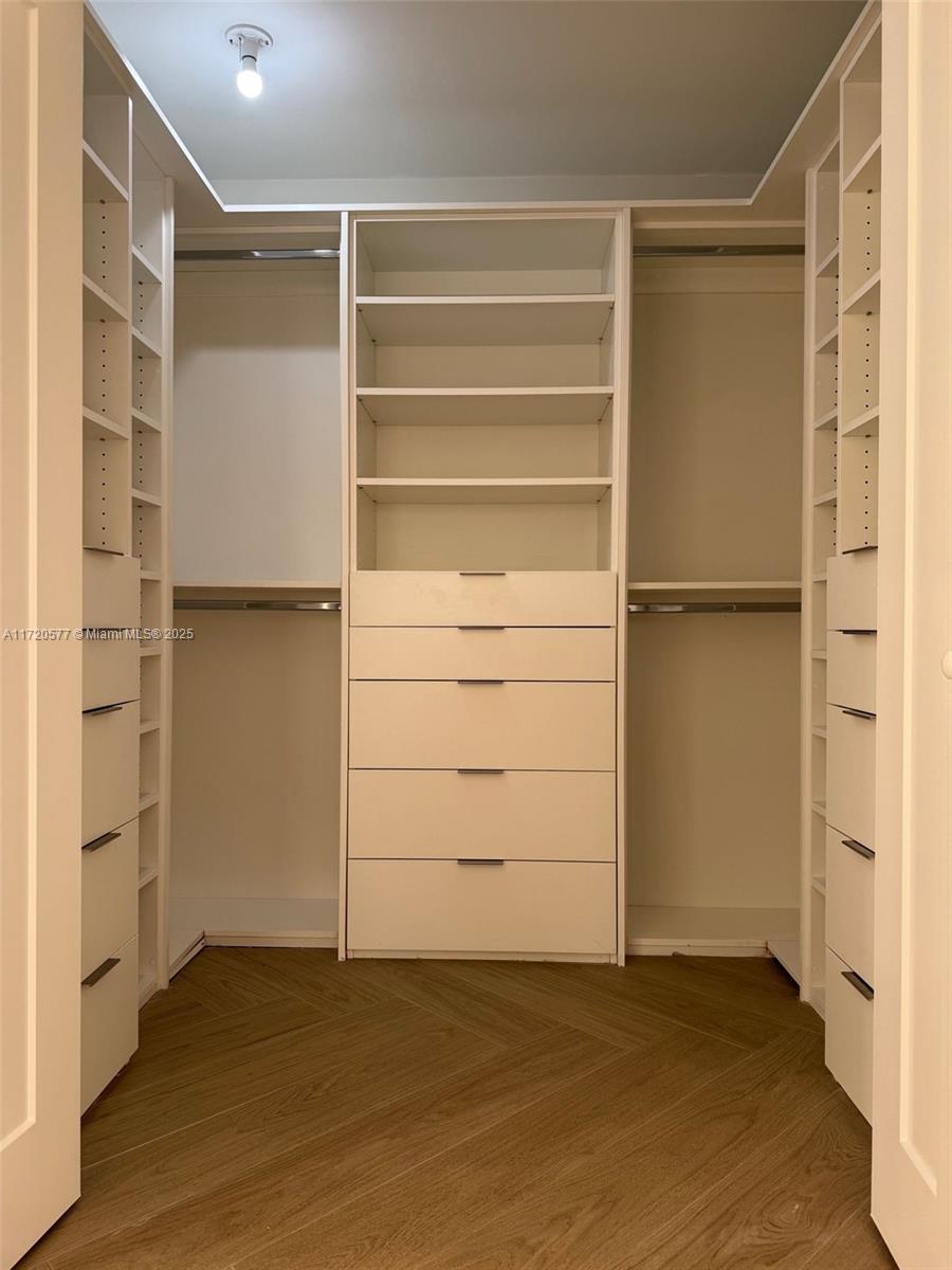 ALLINGTON TOWERS CONDO - Residential