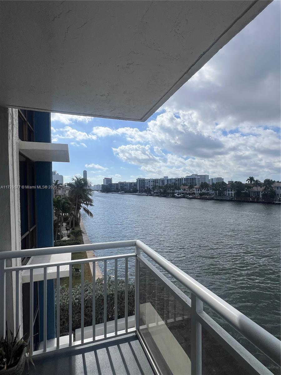 ALLINGTON TOWERS CONDO - Residential