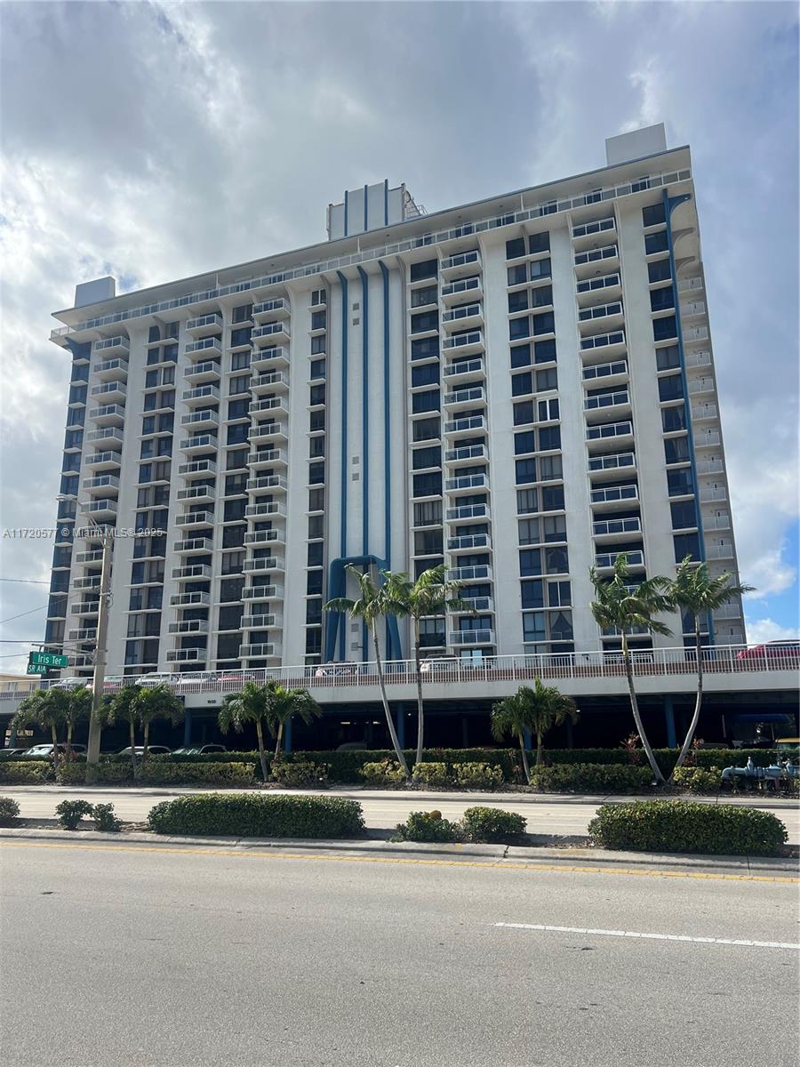 ALLINGTON TOWERS CONDO - Residential