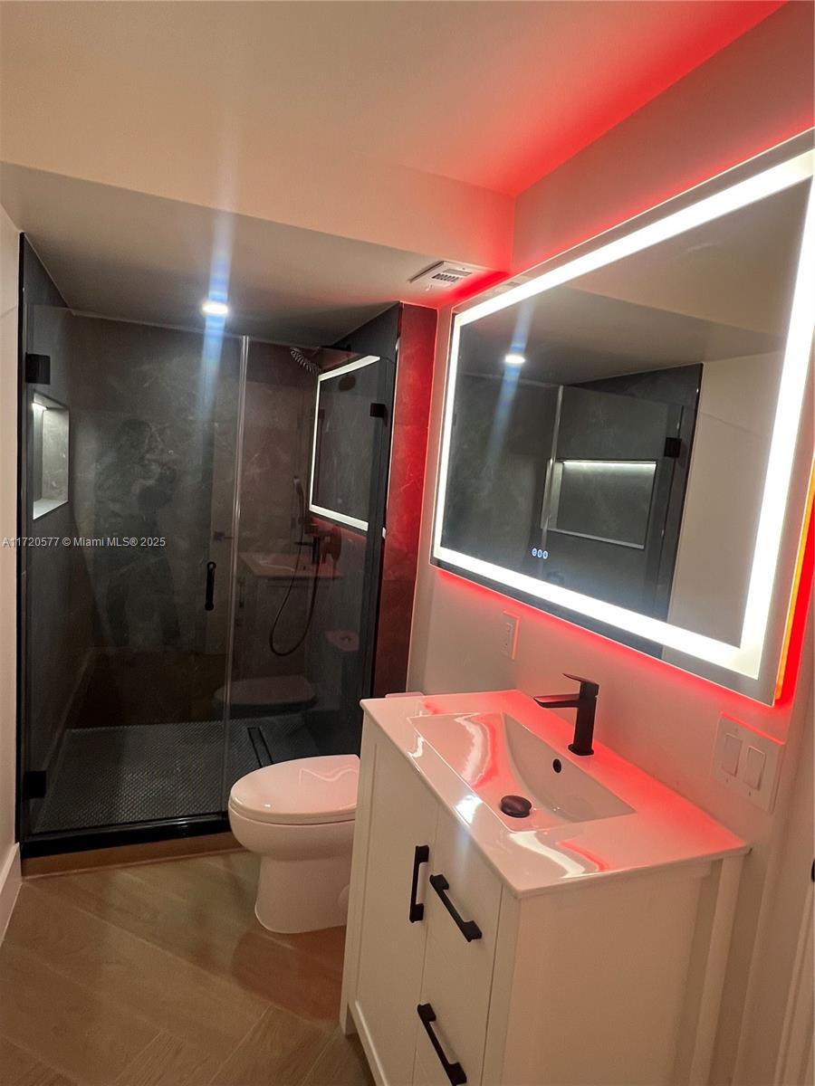 ALLINGTON TOWERS CONDO - Residential