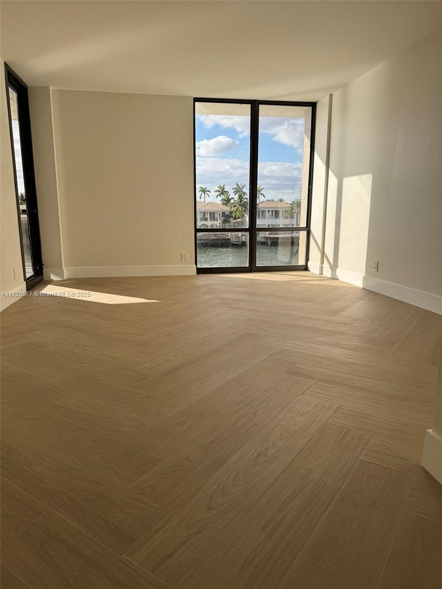 ALLINGTON TOWERS CONDO - Residential