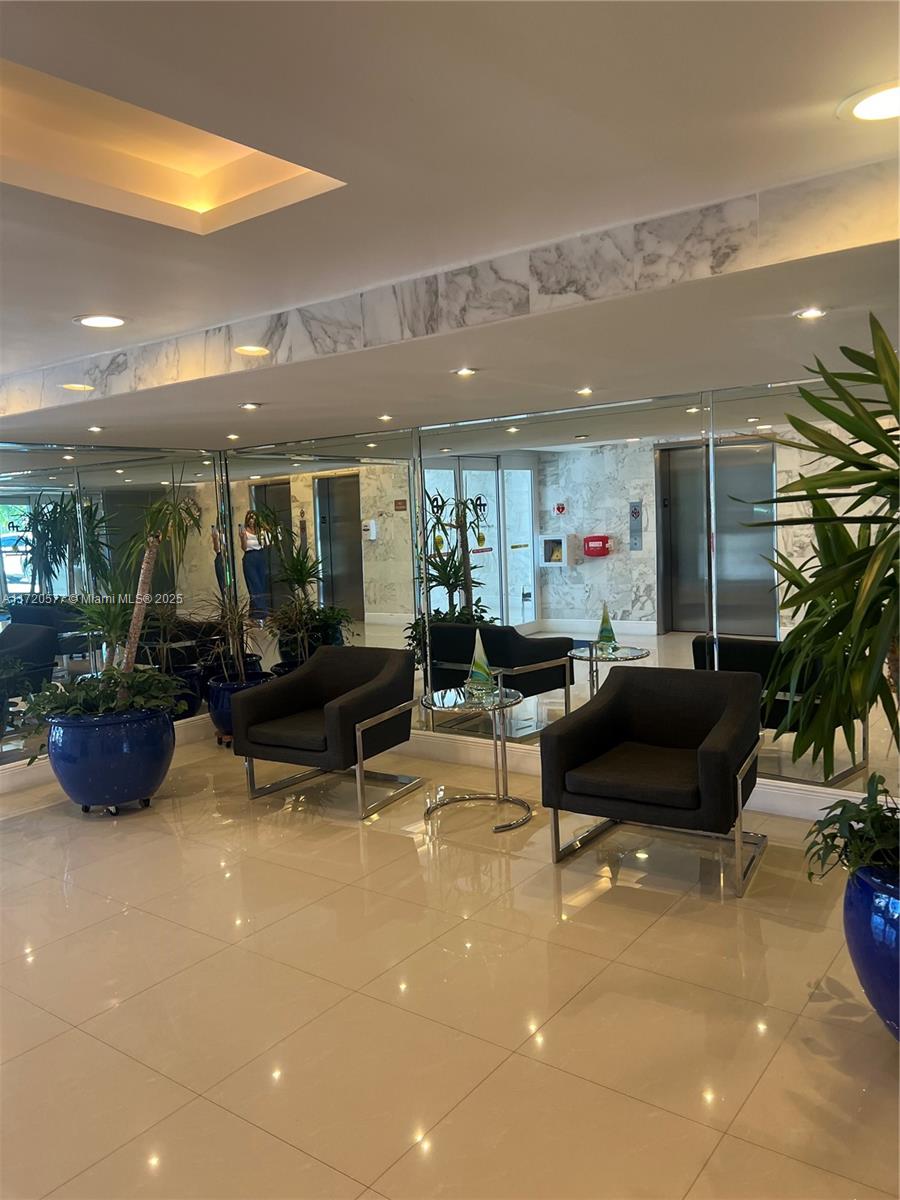 ALLINGTON TOWERS CONDO - Residential