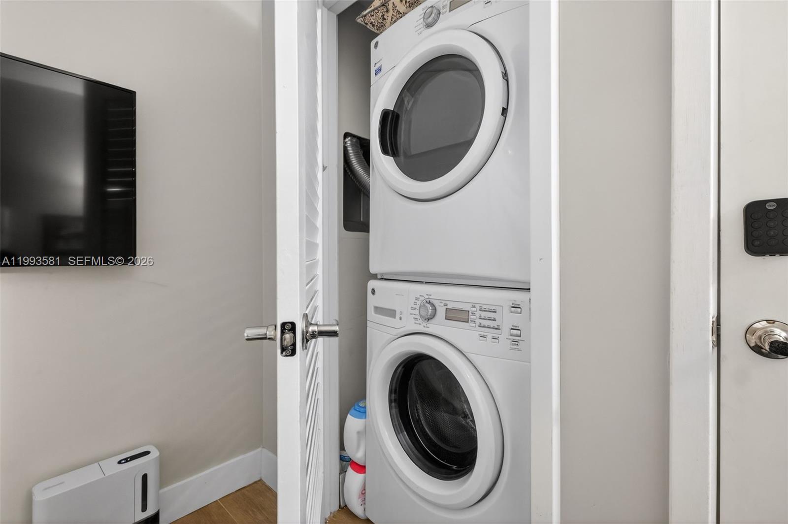 1010 BRICKELL CONDO - Residential Lease