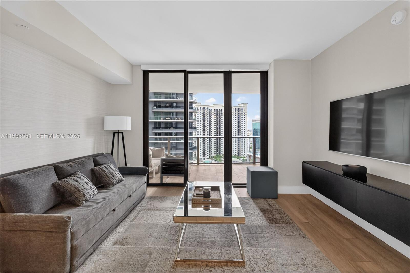 1010 Brickell Ave 2611