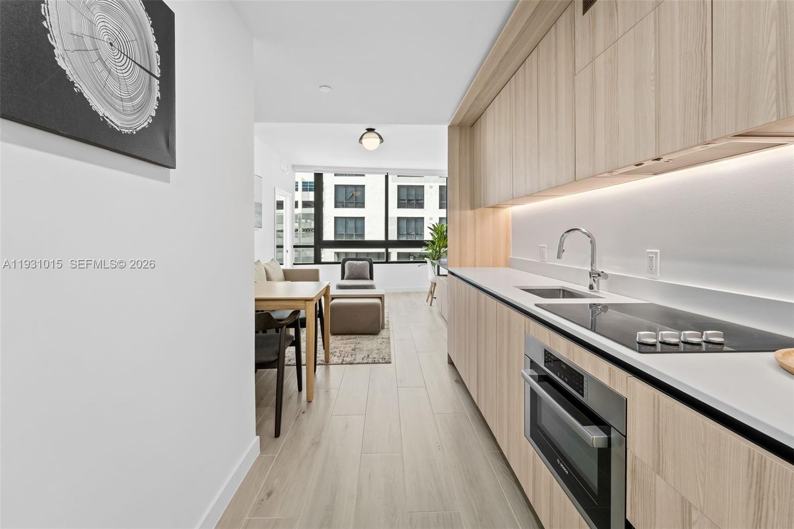 225 N Miami Avenue 912