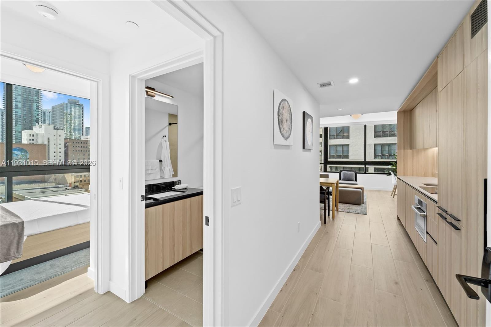 225 N Miami Avenue 912